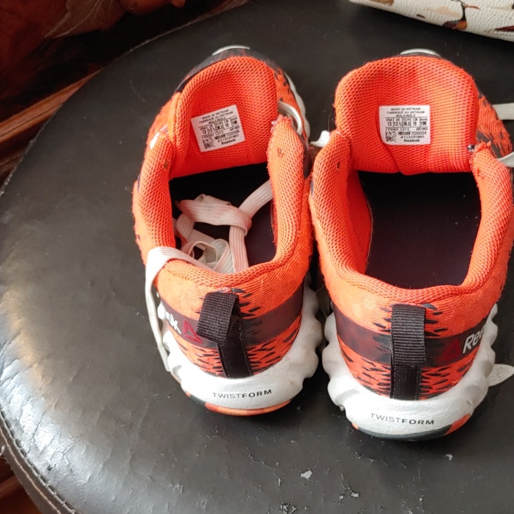 Running shoes - Picture 3 of 4
